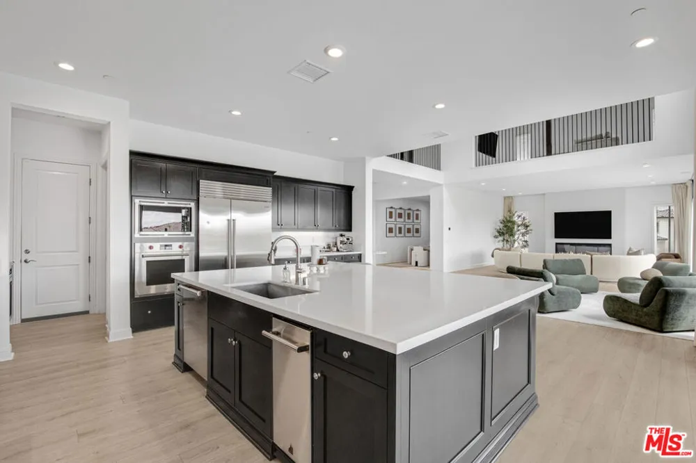 20204 W Albion Way Porter Ranch, CA 91326