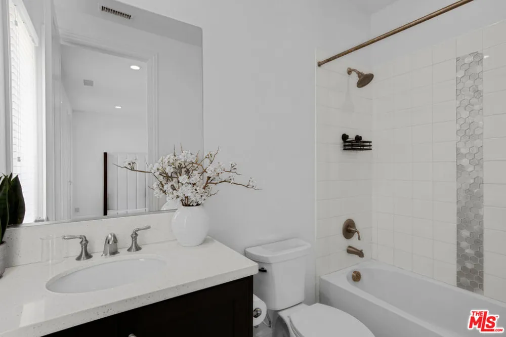 20204 W Albion Way Porter Ranch, CA 91326