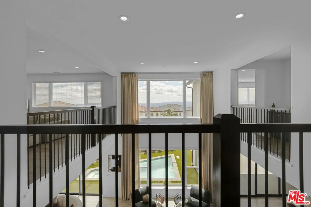 20204 W Albion Way Porter Ranch, CA 91326