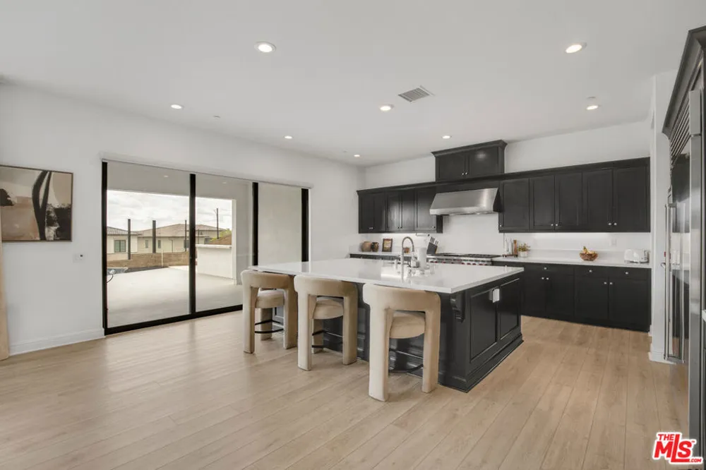 20204 W Albion Way Porter Ranch, CA 91326