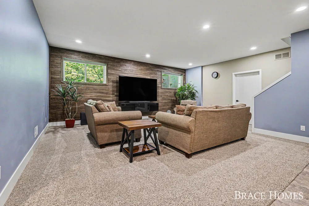 6234 Hall Street SE Cascade Charter Township, MI 49546