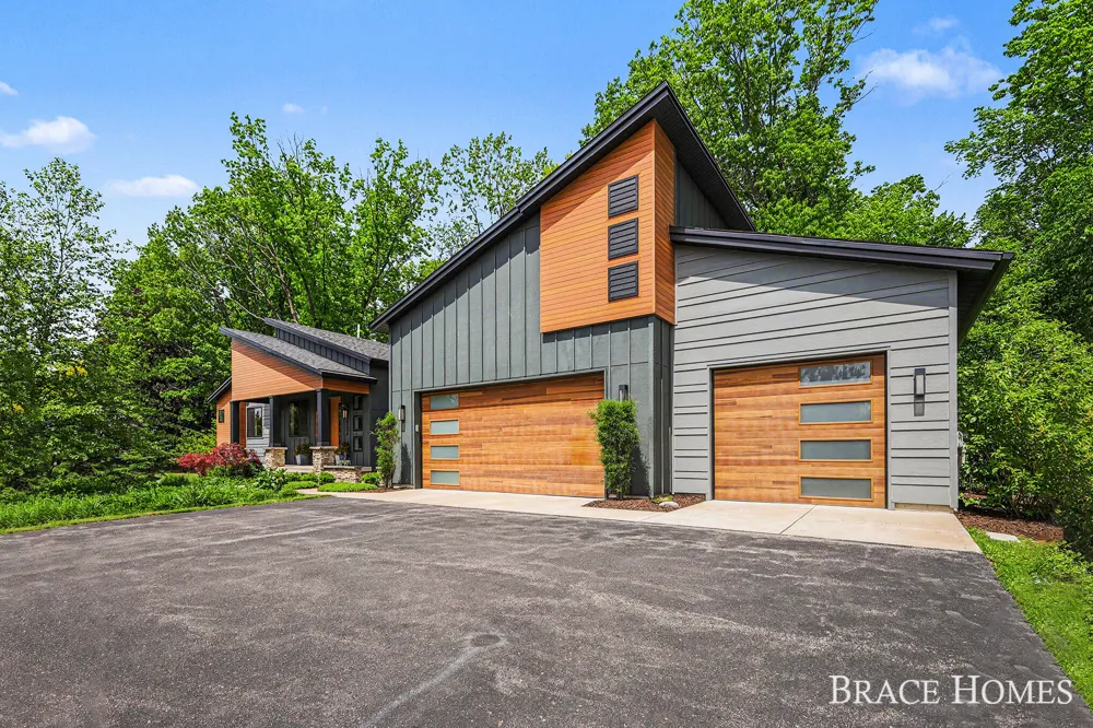 6234 Hall Street SE Cascade Charter Township, MI 49546