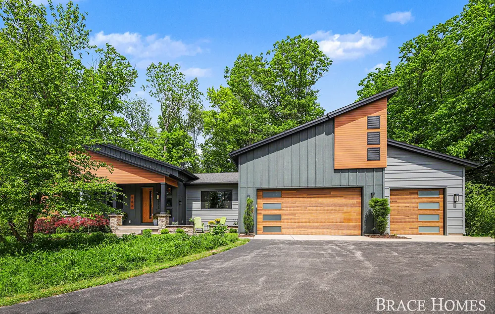 6234 Hall Street SE Cascade Charter Township, MI 49546