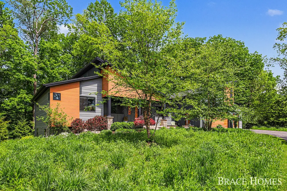 6234 Hall Street SE Cascade Charter Township, MI 49546