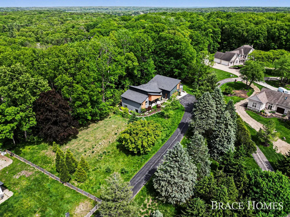 6234 Hall Street SE Cascade Charter Township, MI 49546