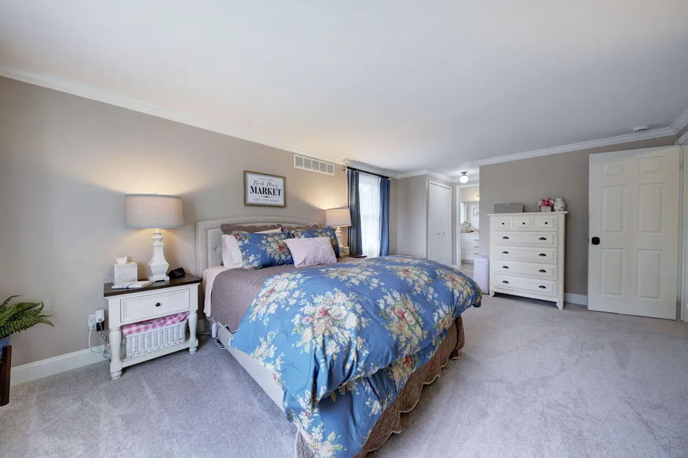 9639 Canton Center Road Plymouth Charter Township, MI 48170