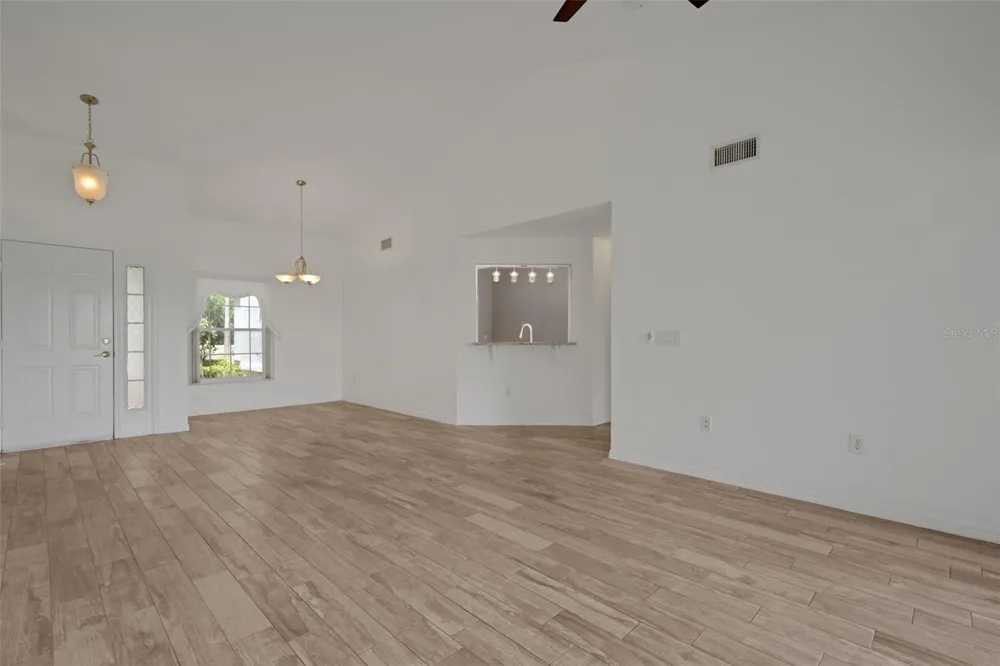 313 EAGLE RIDGE DRIVE #313 Davenport, FL 33837