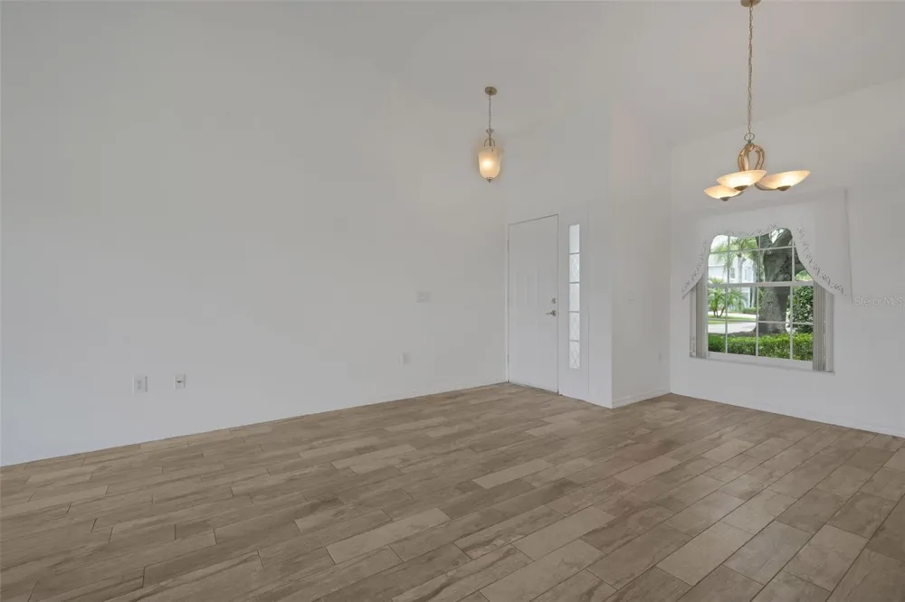 313 EAGLE RIDGE DRIVE #313 Davenport, FL 33837