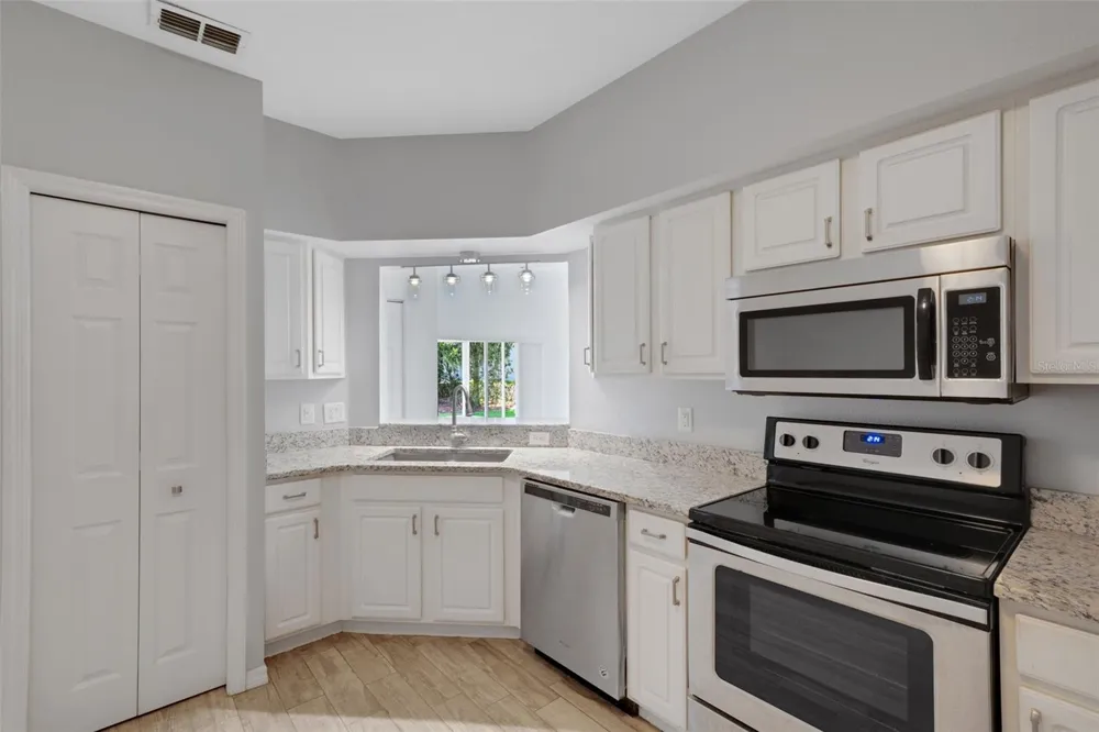 313 EAGLE RIDGE DRIVE #313 Davenport, FL 33837
