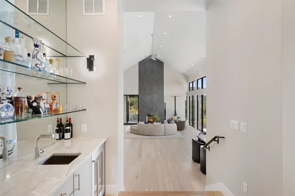 612 Overlook Parkway Horseshoe Bay, TX 78657