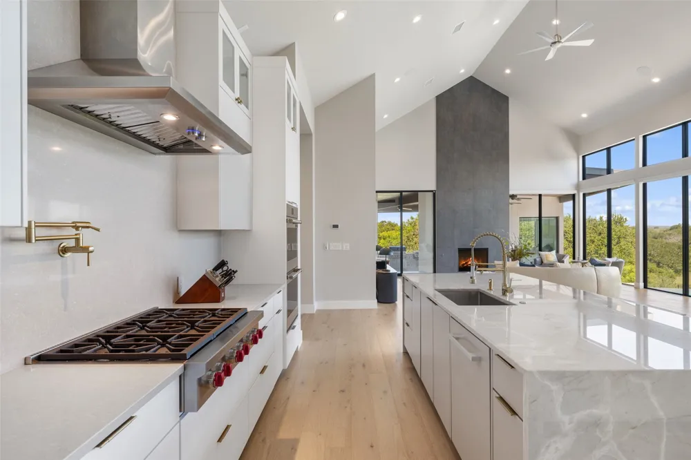 612 Overlook Parkway Horseshoe Bay, TX 78657