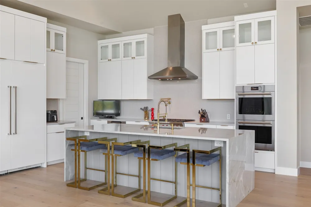 612 Overlook Parkway Horseshoe Bay, TX 78657