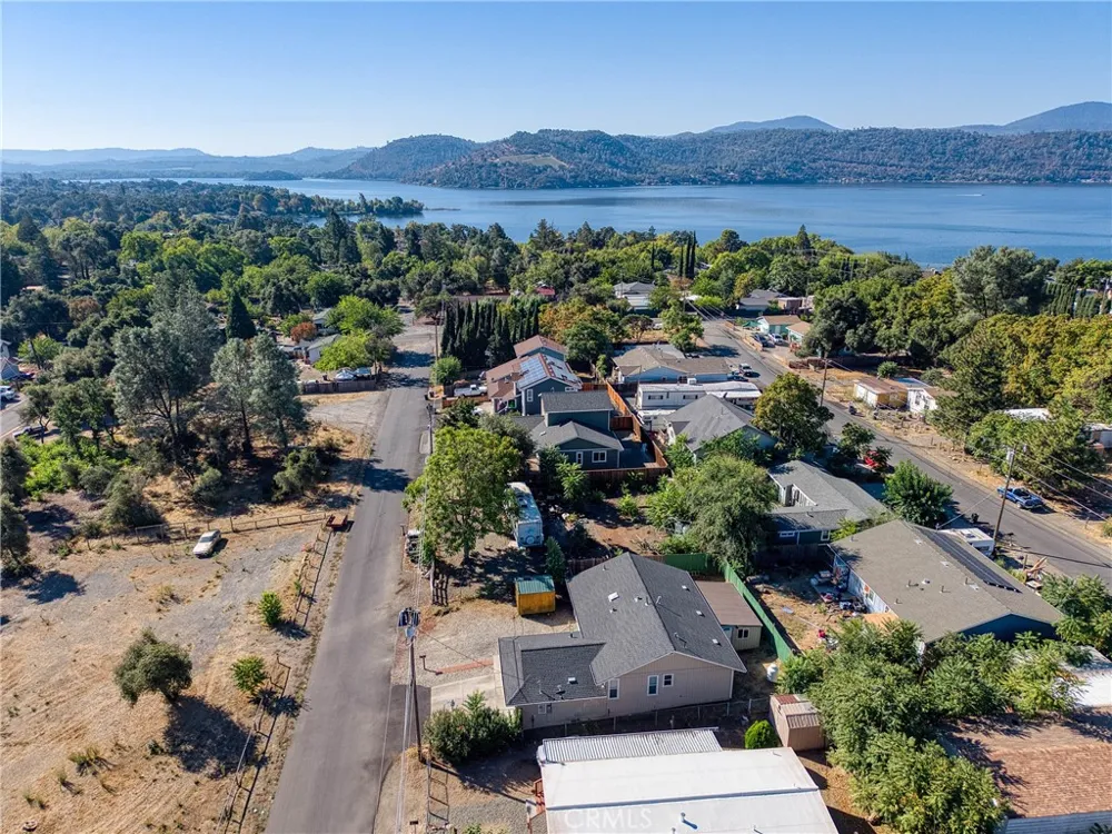 3593 Peony Street Clearlake, CA 95422