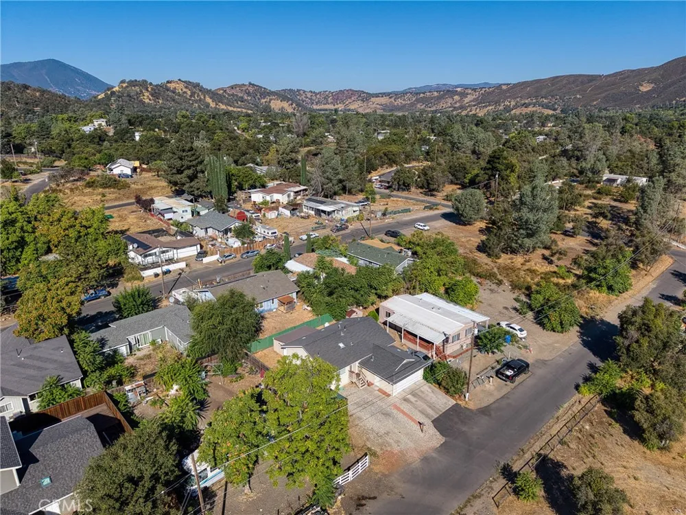 3593 Peony Street Clearlake, CA 95422