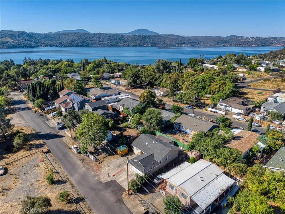 3593 Peony Street Clearlake, CA 95422