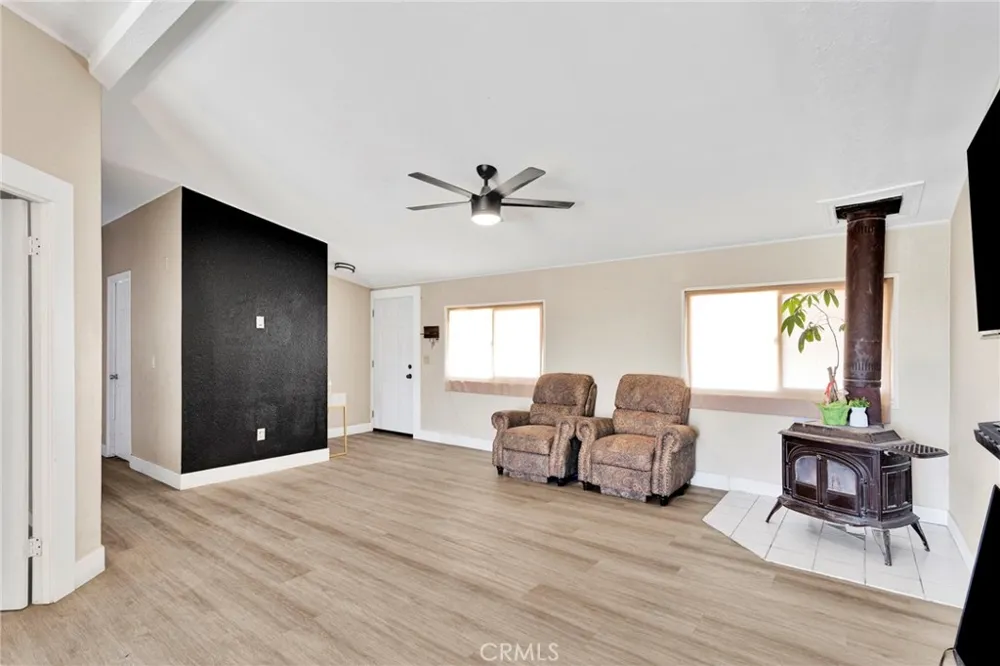12352 Nugget Phelan, CA 92371