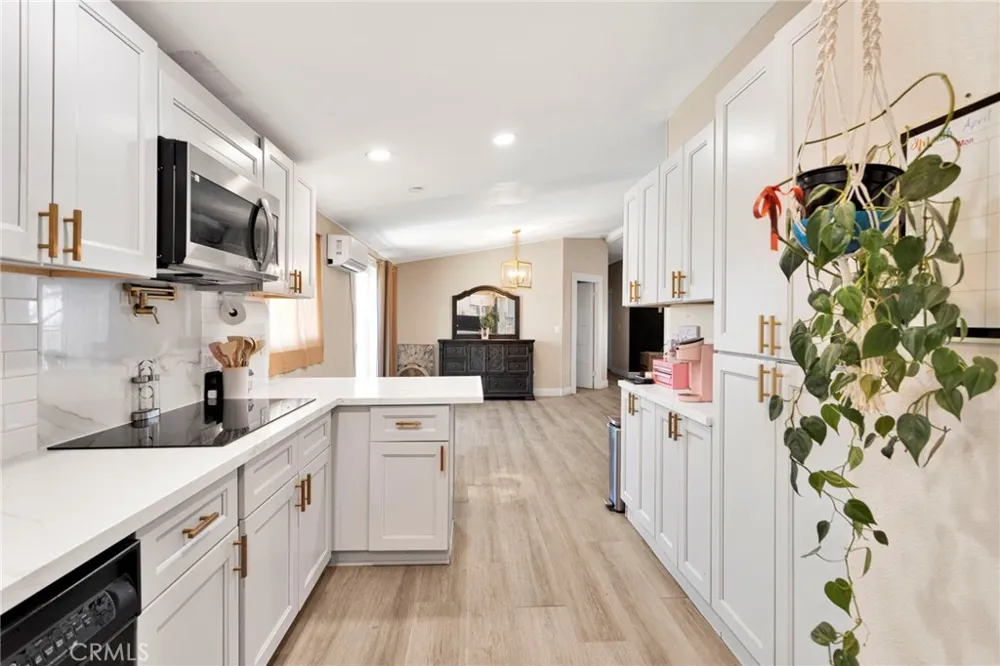 12352 Nugget Phelan, CA 92371