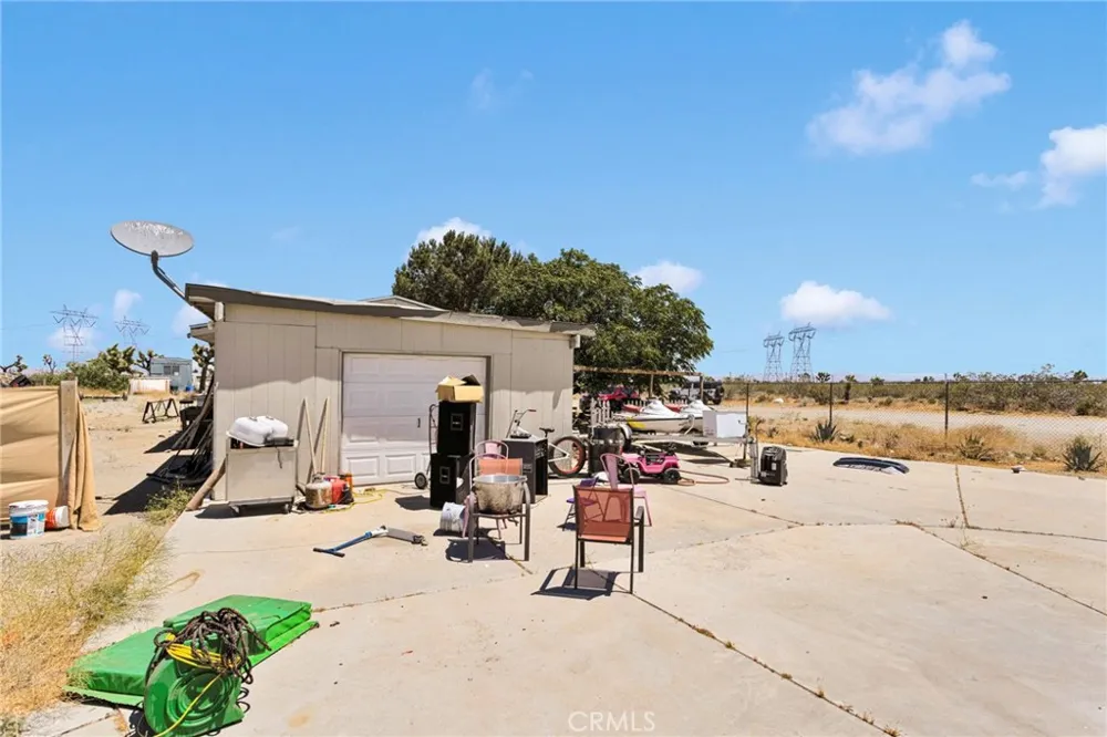 12352 Nugget Phelan, CA 92371