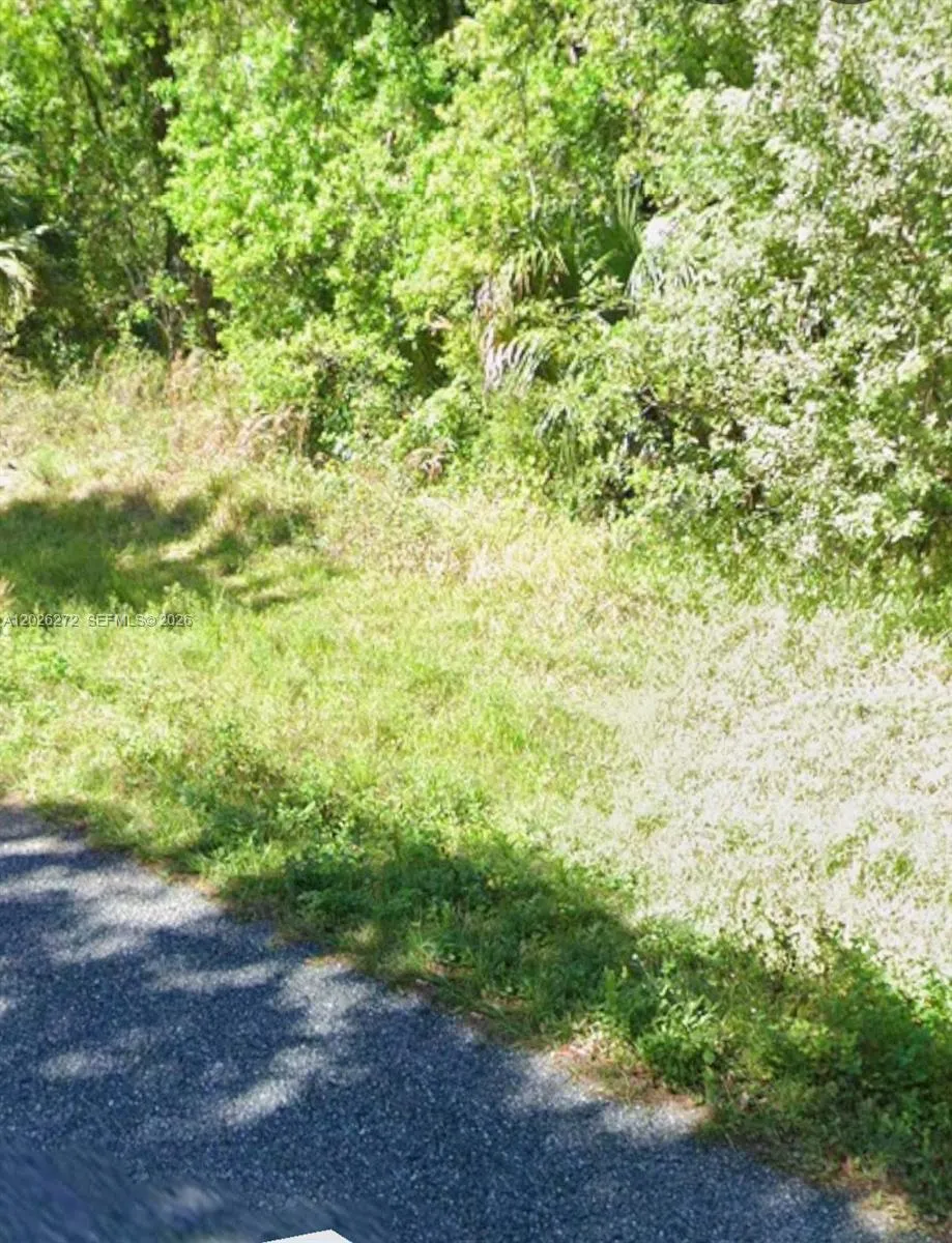 81 Magnolia  Ct Okeechobee Other City - In The State Of Florida, FL 34972