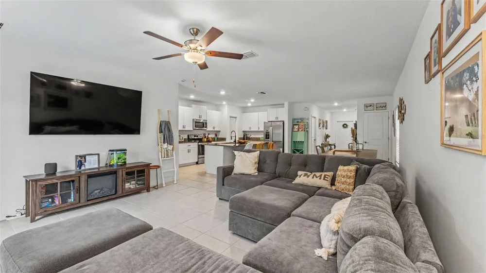 2063 OLD PASTURE LANE Lakeland, FL 33801