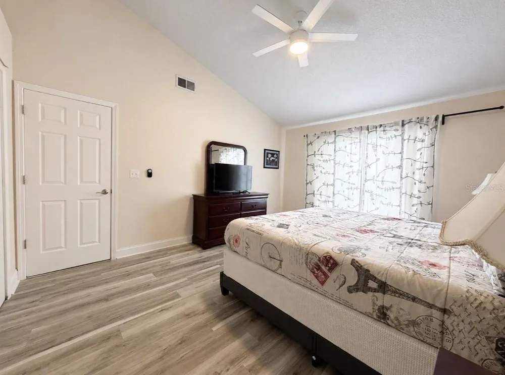 2747 POINCIANA BOULEVARD #10 Kissimmee, FL 34746