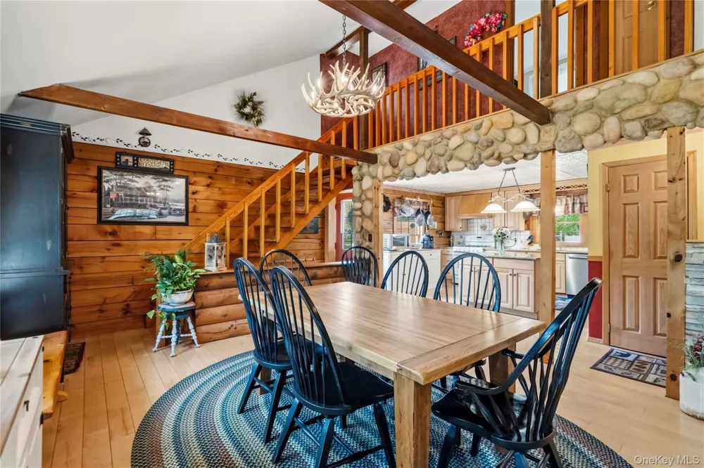 355 Woodland Avenue Manorville, NY 11949
