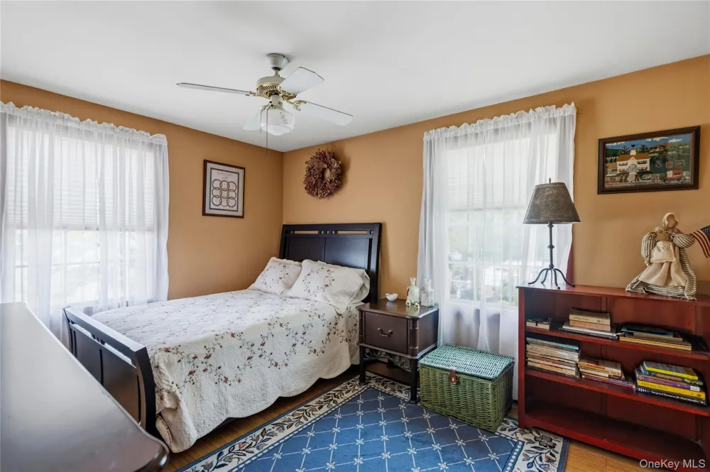 355 Woodland Avenue Manorville, NY 11949