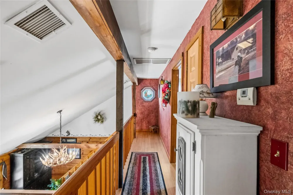 355 Woodland Avenue Manorville, NY 11949