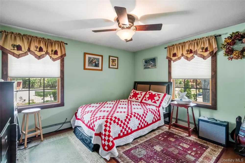 355 Woodland Avenue Manorville, NY 11949