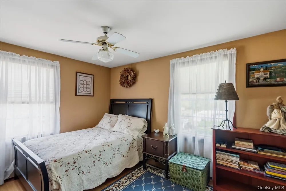 355 Woodland Avenue Manorville, NY 11949