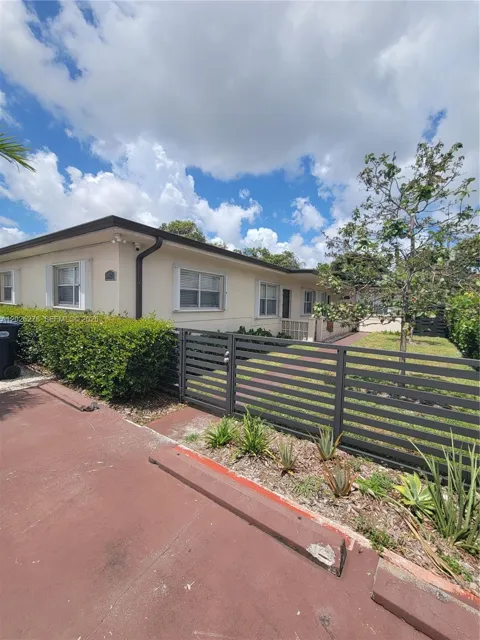 1052 SW 79th Ave #.