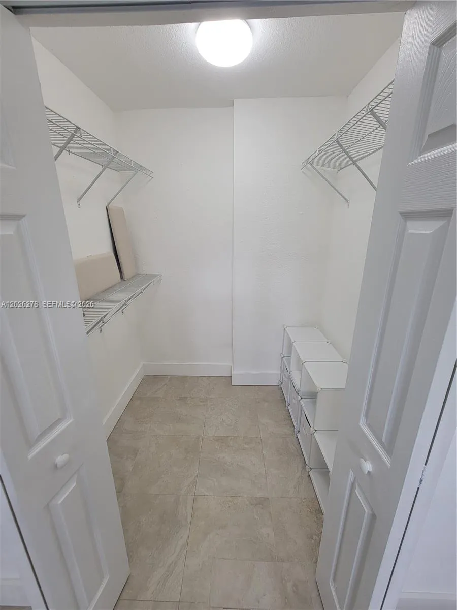 1052 SW 79th Ave #. Miami, FL 33144