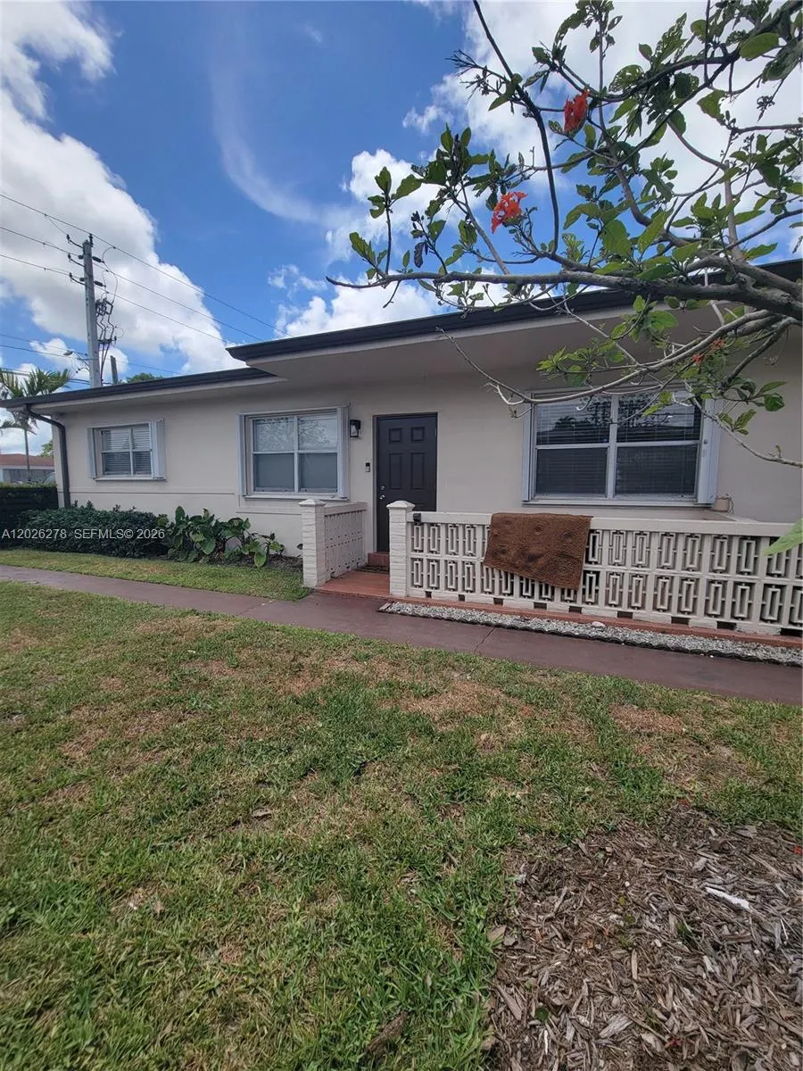 1052 SW 79th Ave #. Miami, FL 33144