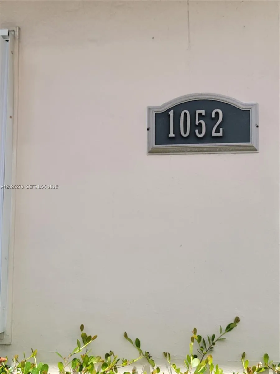 1052 SW 79th Ave #. Miami, FL 33144