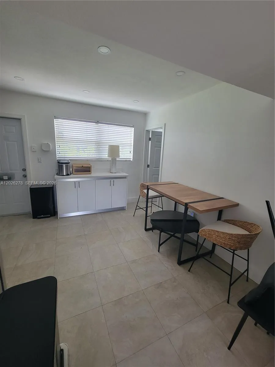 1052 SW 79th Ave #. Miami, FL 33144