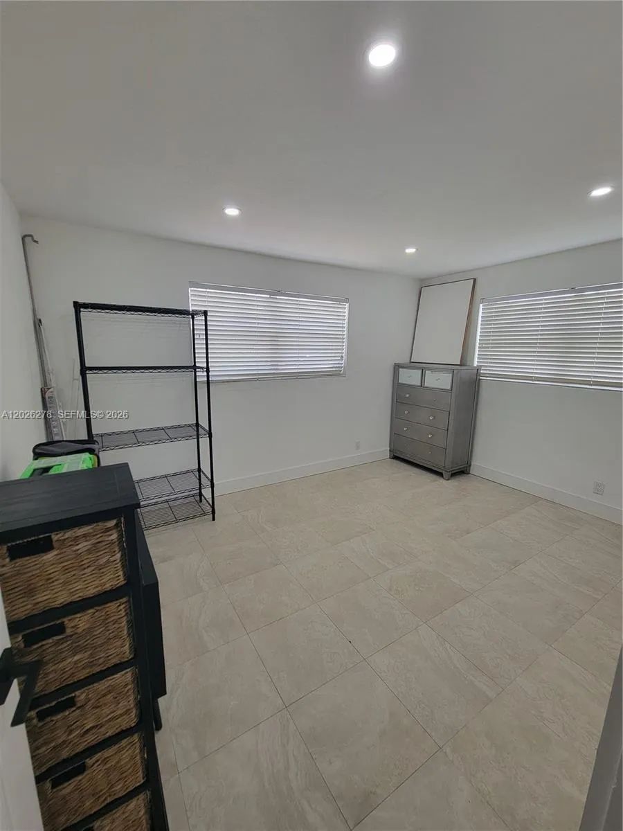 1052 SW 79th Ave #. Miami, FL 33144