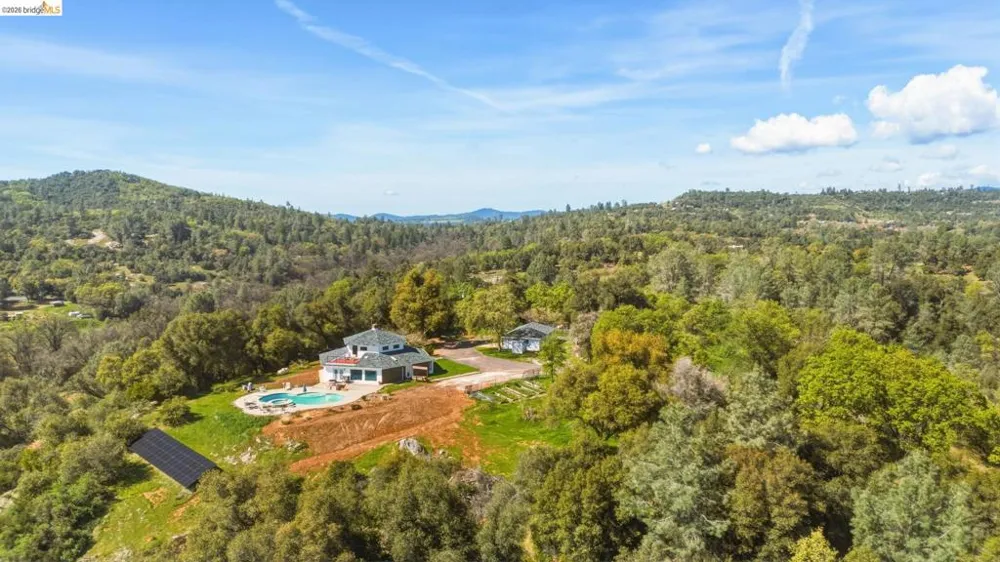 18344 Zeni Ln Tuolumne, CA 95379