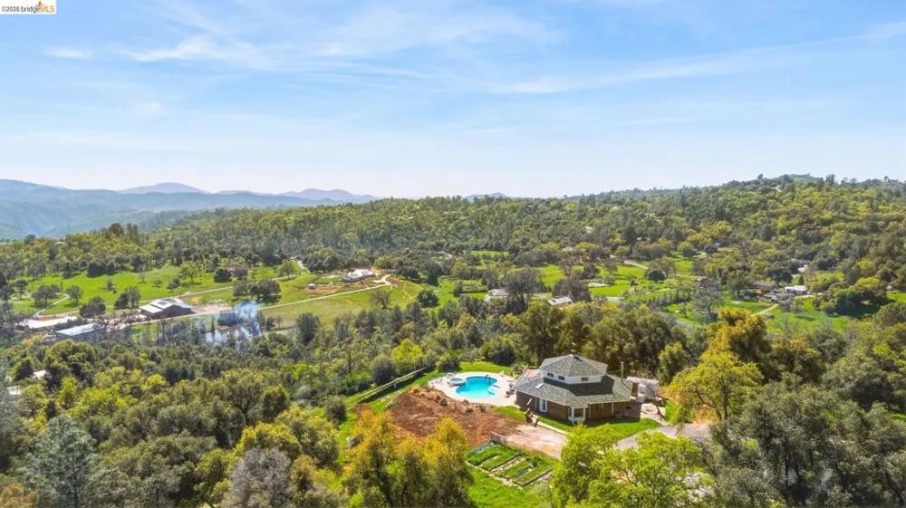 18344 Zeni Ln Tuolumne, CA 95379