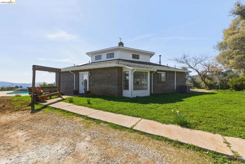 18344 Zeni Ln Tuolumne, CA 95379