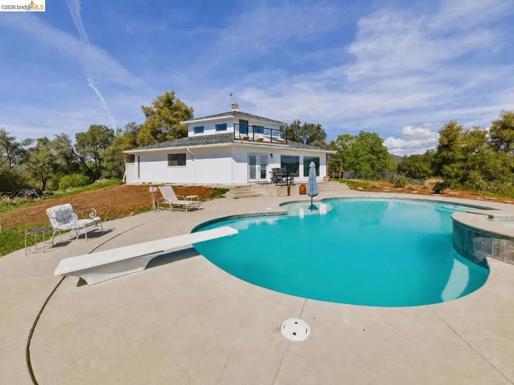 18344 Zeni Ln Tuolumne, CA 95379