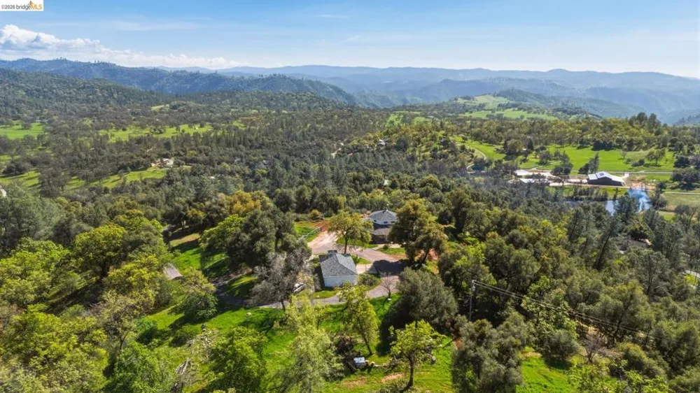 18344 Zeni Ln Tuolumne, CA 95379