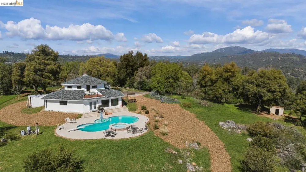 18344 Zeni Ln Tuolumne, CA 95379