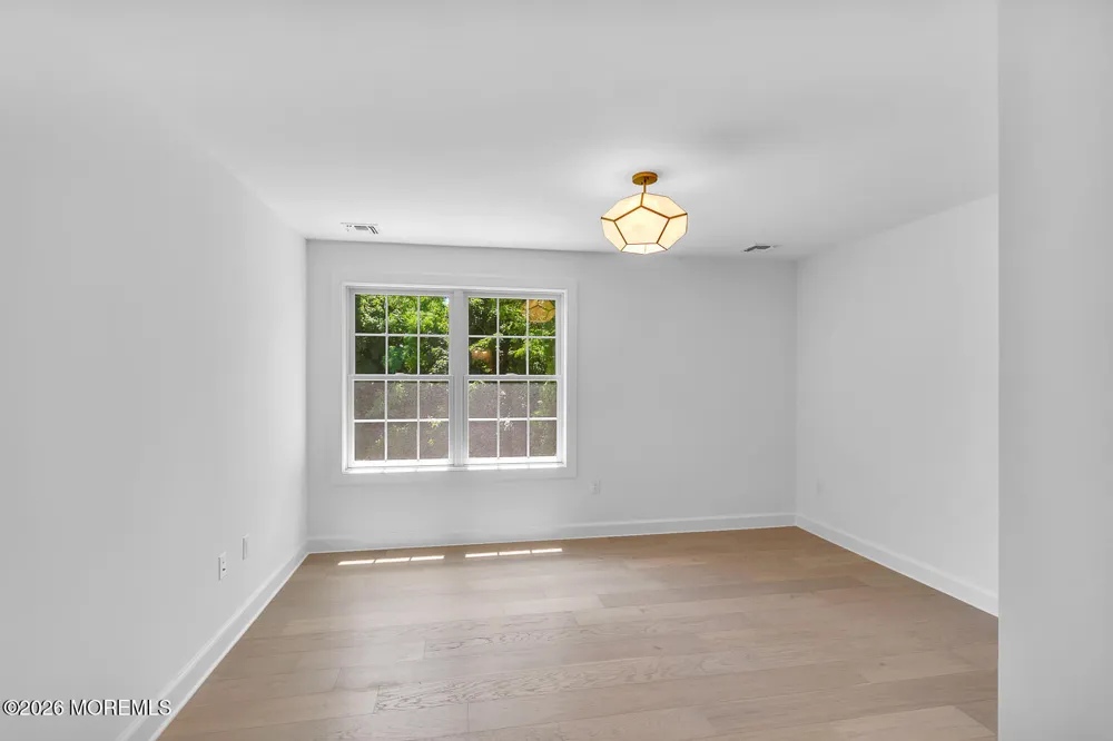 1 Barrington Court Holmdel, NJ 07733