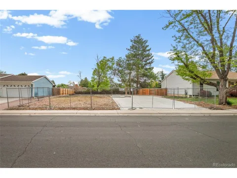 1860 S Truckee Way