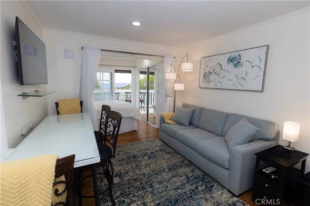464 Bent Street #C Laguna Beach, CA 92651