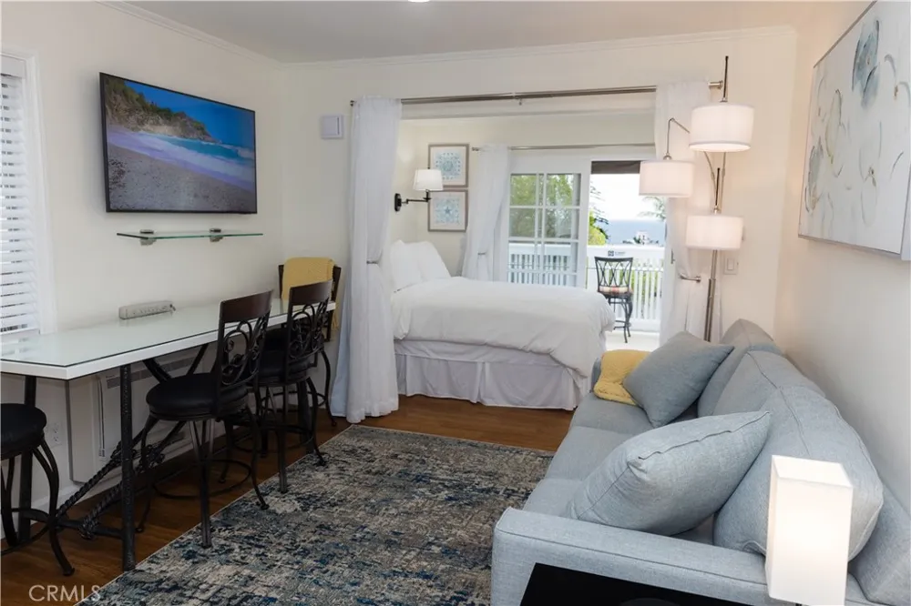 464 Bent Street #C Laguna Beach, CA 92651