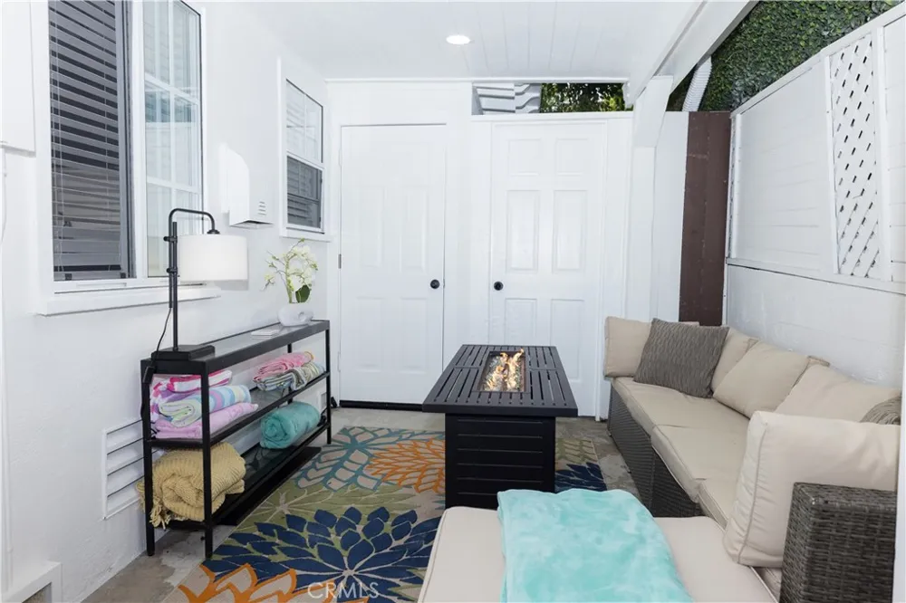 464 Bent Street #C Laguna Beach, CA 92651