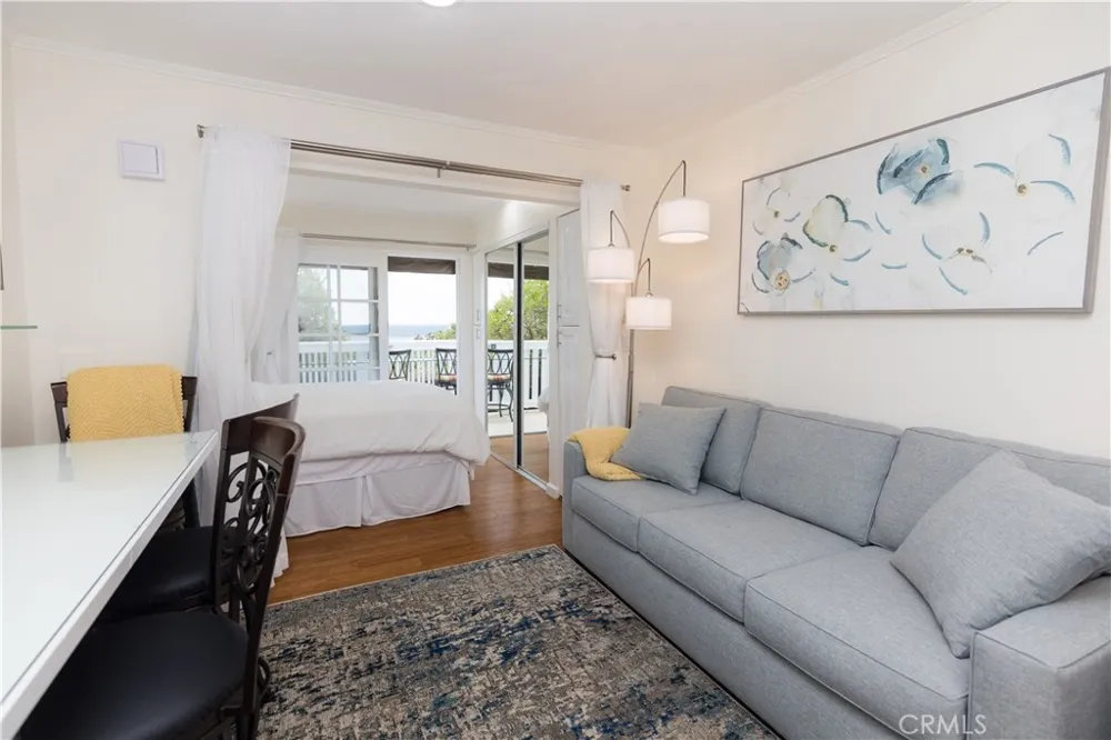 464 Bent Street #C Laguna Beach, CA 92651
