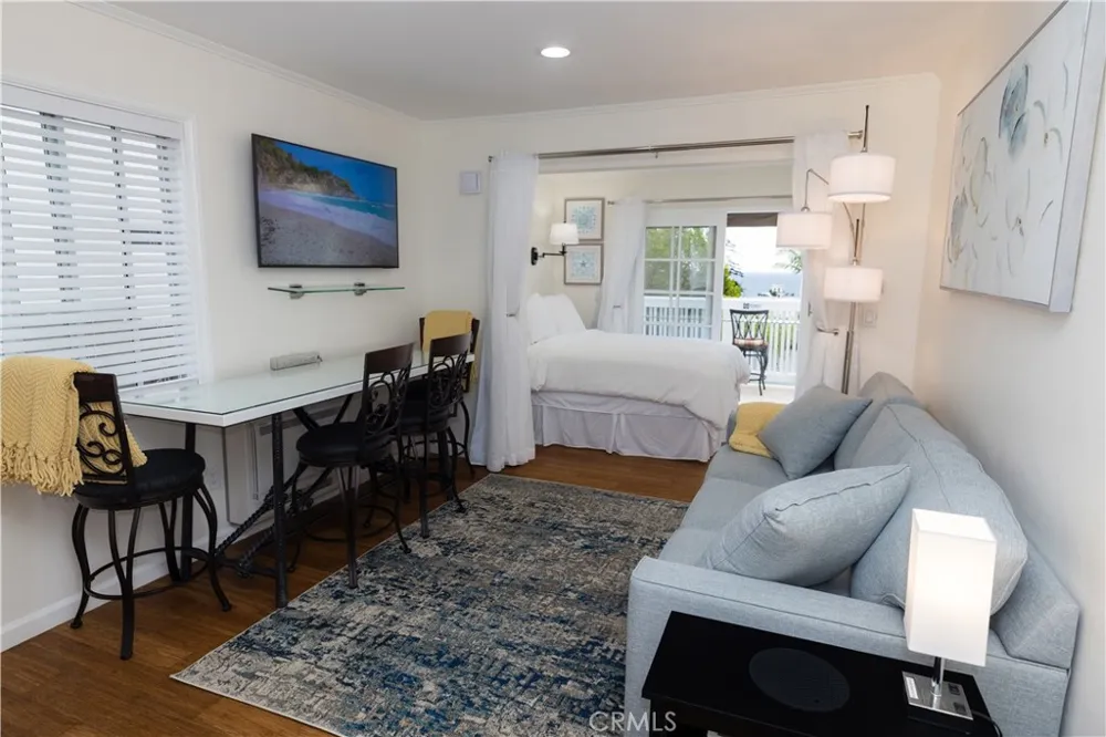 464 Bent Street #C Laguna Beach, CA 92651
