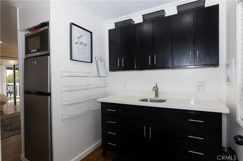 464 Bent Street #C Laguna Beach, CA 92651